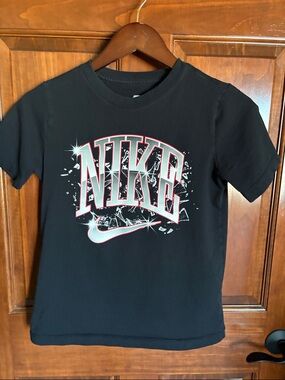 Nike Black Short Sleeve Graphic Logo Tee with Red & White Accents -Boys Large